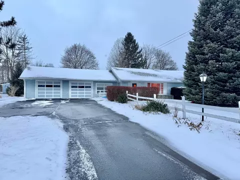 Exterior - 207 Maple Hts, Bath, NY 14810 photo 2 of 8