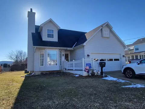 511 Lyon St, Elmira, NY 14904
