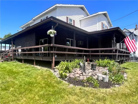63 St John St, Walton, NY 13856