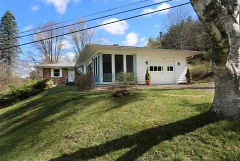 44 N Lakeview Dr, Middlefield, NY 13326