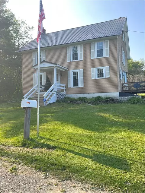 214 Russell Hill Rd, Laurens, NY 13796