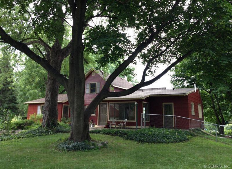 1350 Stanton Ln, Rochester, NY 14617 photo 1