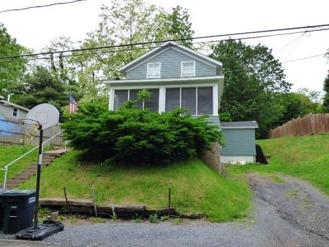 21 Rice St, Lyons, NY 14489 photo 1