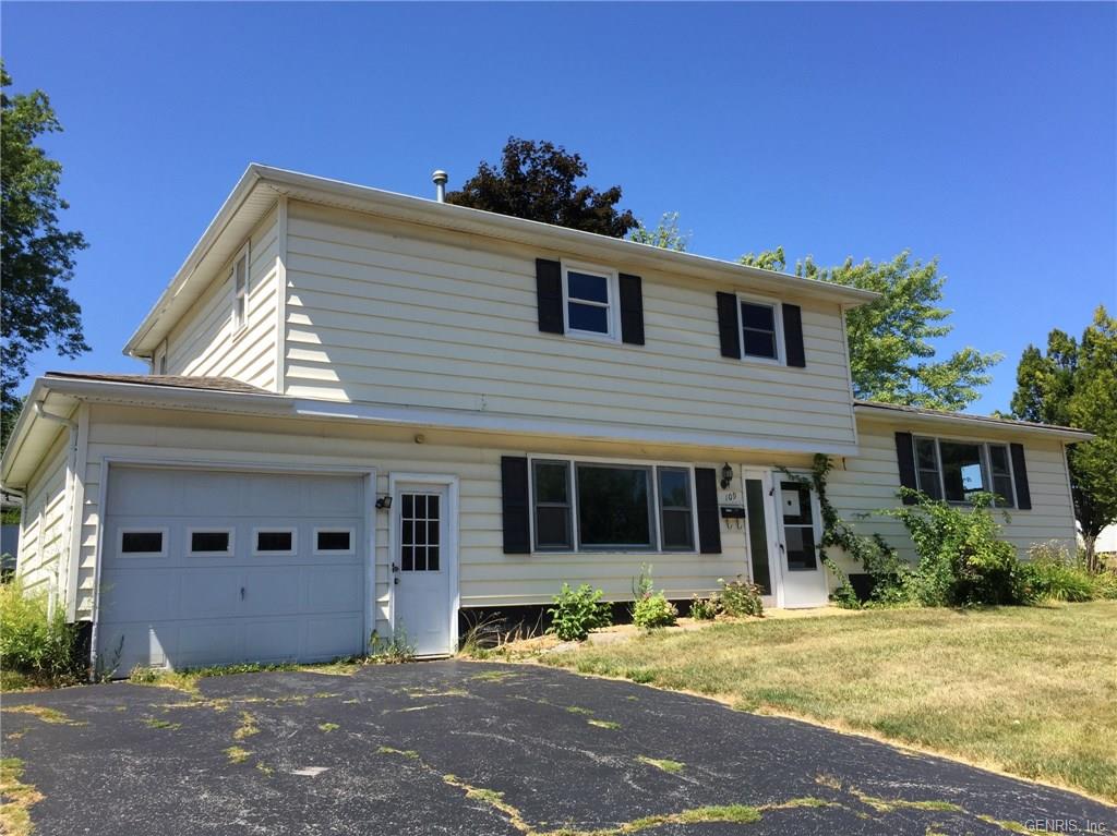 109 Echo Hill Dr, Rochester, NY 14609 photo 1