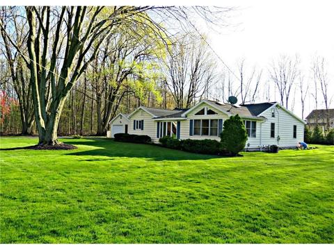 1253 Hatch Rd, Webster, NY 14580 photo 1