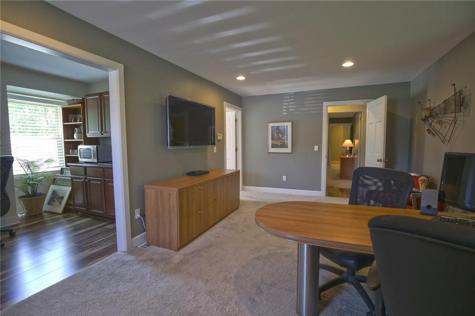  5 Esternay Ln, Pittsford, NY 14534 photo 24