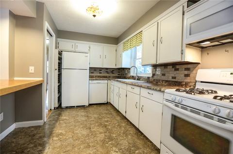 425 Phillips Rd, Webster, NY 14580 photo 12