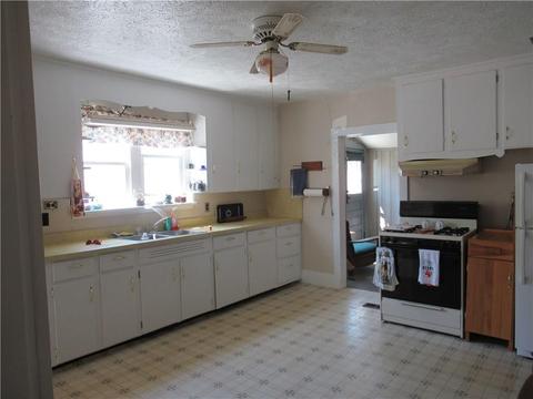 85 Maple St, Lyons, NY 14489 photo 5