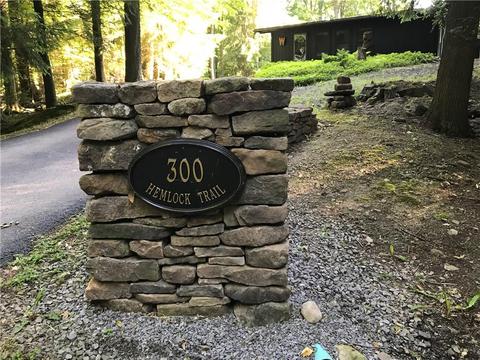 300 Hemlock Trl, Webster, NY 14580 photo 2