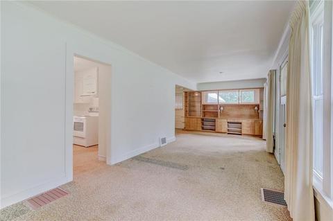 625 Dewitt Rd, Webster, NY 14580 photo 8
