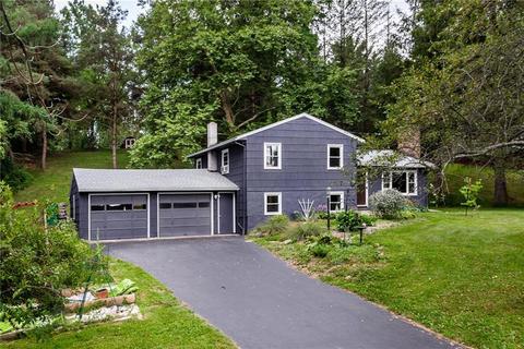 71 Furman Rd, Perinton, NY 14450 photo 2