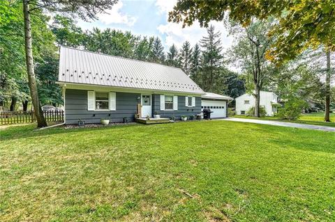 259 Raphael Dr, Webster, NY 14580 photo 2