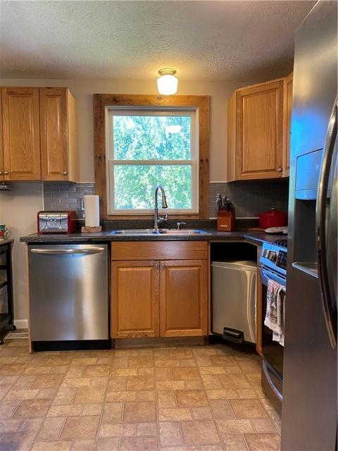 38 Farmbrook Dr, Farmington, NY 14425 photo 5