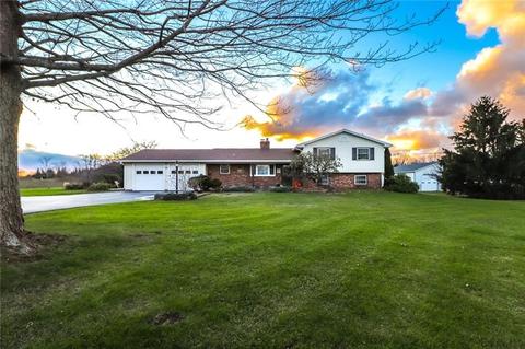 181 Hill Rd, Parma, NY 14468 photo 2