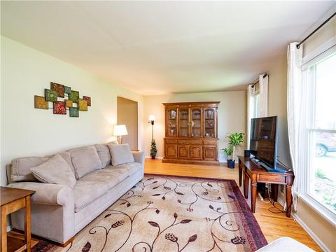 69 Lambeth Loop, Perinton, NY 14450 photo 2