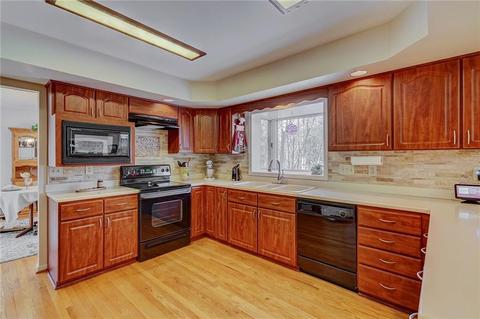 338 Shadowbrook Dr, Webster, NY 14580 photo 19