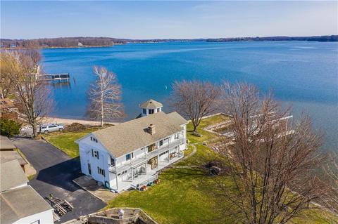 7431 Maiden Ln Sodus Point Ny 14555 50 Photos Mls R1323306 Movoto