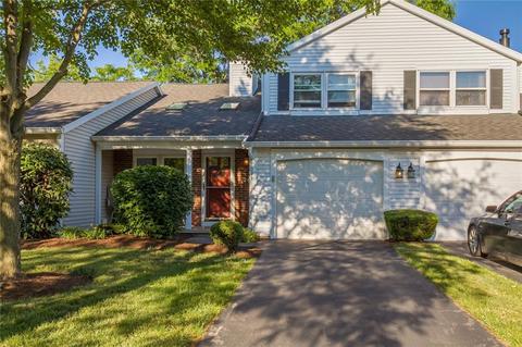 26 Walnut Cir, Webster, NY 14580 photo 1