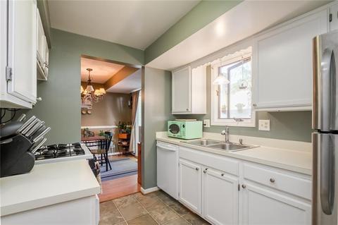 26 Walnut Cir, Webster, NY 14580 photo 11