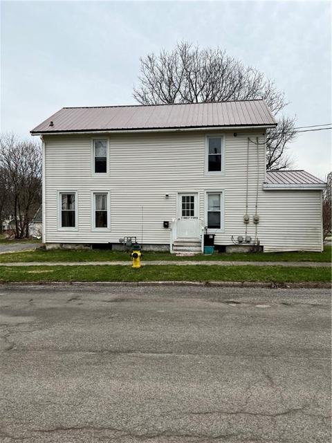 15 Handley St, Perry, NY 14530