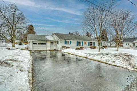 4075 Circle Dr, Williamson, NY 14589 photo 1