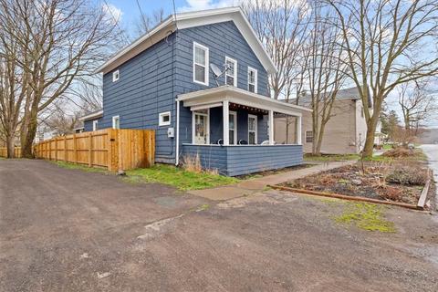 7 Jackson St, Lyons, NY 14489 photo 2