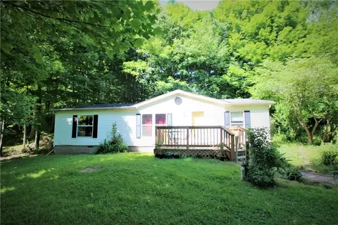 14994 Marsh Creek Rd, Carlton, NY 14477