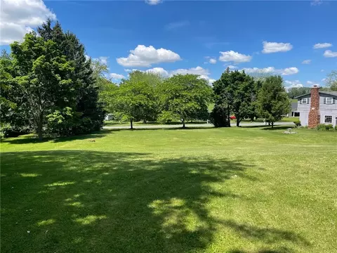 714 White Springs Dr, Geneva Town, NY 14456