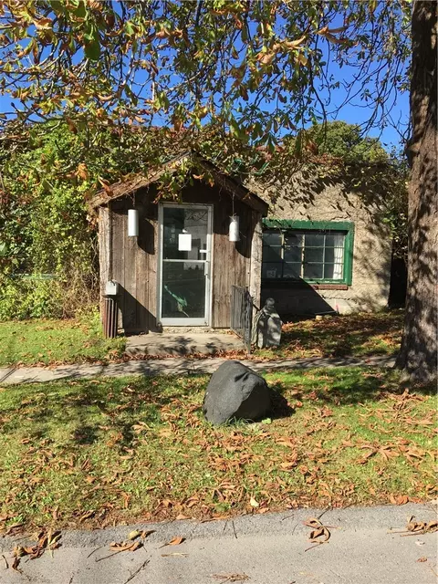 15 Aurelius Ave, Auburn, NY 13021