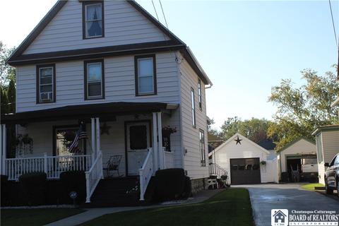 823 Washington Ave, Dunkirk, NY 14048 photo 2