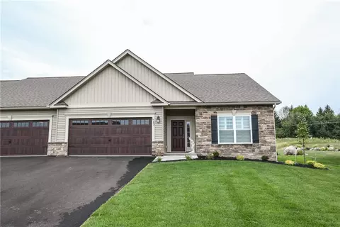 1732 Swallowtail Dr, Farmington, NY 14425