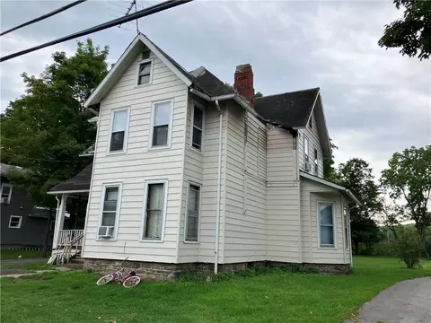 42 Union St, Starkey, NY 14837