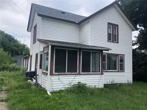 27 Erie St, Mount Morris, NY 14510