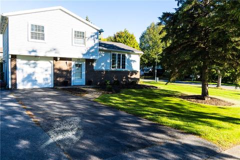 22 Mockingbird Ln, Parma, NY 14468