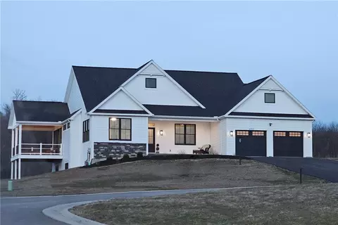 4512 Crystal Ridge Cir, Canandaigua, NY 14424