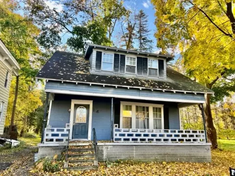 14 Arch St, Auburn, NY 13021