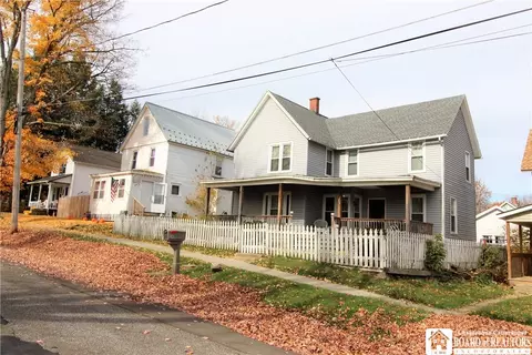 15 E 3rd St, Busti, NY 14750