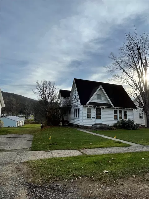 907 W Water St, Smethport, PA 16749