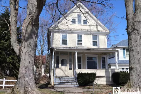 48 W 5th St, Dunkirk, NY 14048