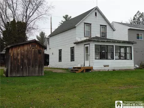 19 Gerald St, Busti, NY 14750