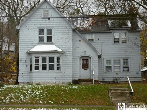 820 Prendergast Ave, Jamestown, NY 14701