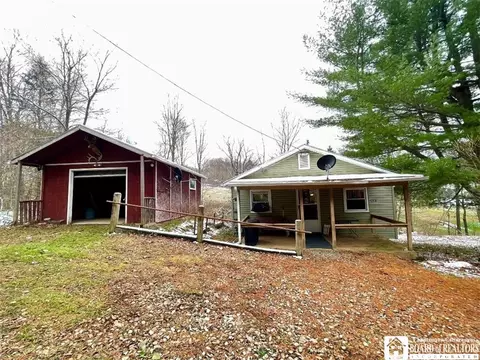 8263 Green Rd, Genesee, NY 14715