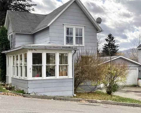 21 Emmett St, Hornell, NY 14843