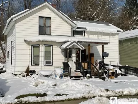 678 2nd St, Poland, NY 14747