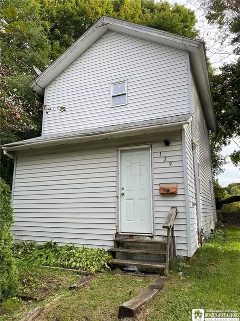 129 Fairview Ave, Jamestown, NY 14701