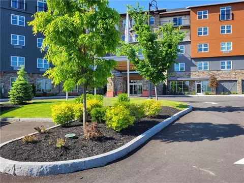 205 Lakeshore Dr #503, Canandaigua, NY 14424