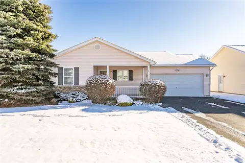 6 Stothard Dr, Parma, NY 14468