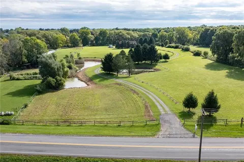 902 Pittsford Mendon Center Rd, Mendon, NY 14534