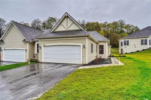 1077 Chapelhill Dr, Victor, NY 14564