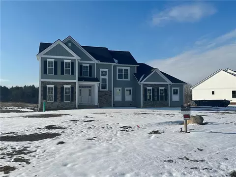29 Coventry Rdg, Pittsford, NY 14534
